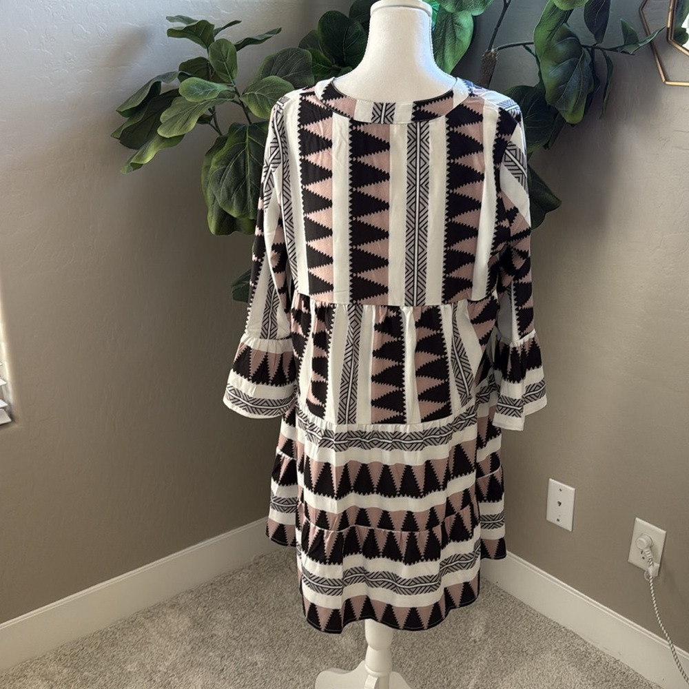 Mazik Black and White Long mid sleeve Dress - Picture 2 of 6